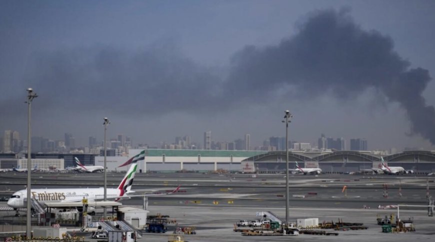 الحرب بين الولايات المتحدة وإسرائيل ضد إيران تربك  حركة الطيران في الشرق الأوسط، بعدما أُلغيت أكثر من 21300 رحلة جوية في مطارات رئيسية في الخليج، في وقت تسابق الحكومات وشركات الطيران الزمن لإعادة آلاف المسافرين العالقين إلى أوطانهم وسط اضطراب غير مسبوق في قطاع السفر.