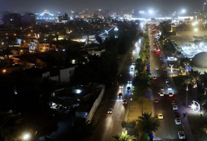 مراسلون: دوي انفجارات قوية في بغداد وأنباء عن استهداف قاعدة التاجي