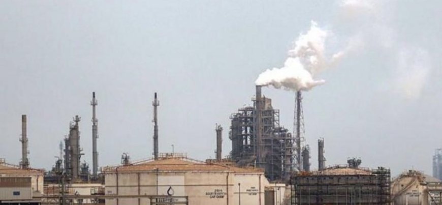 النفط يسجل أعلى مستوى منذ عامين بعد تحذير قطر من احتمال توقف جميع إنتاج الخليج