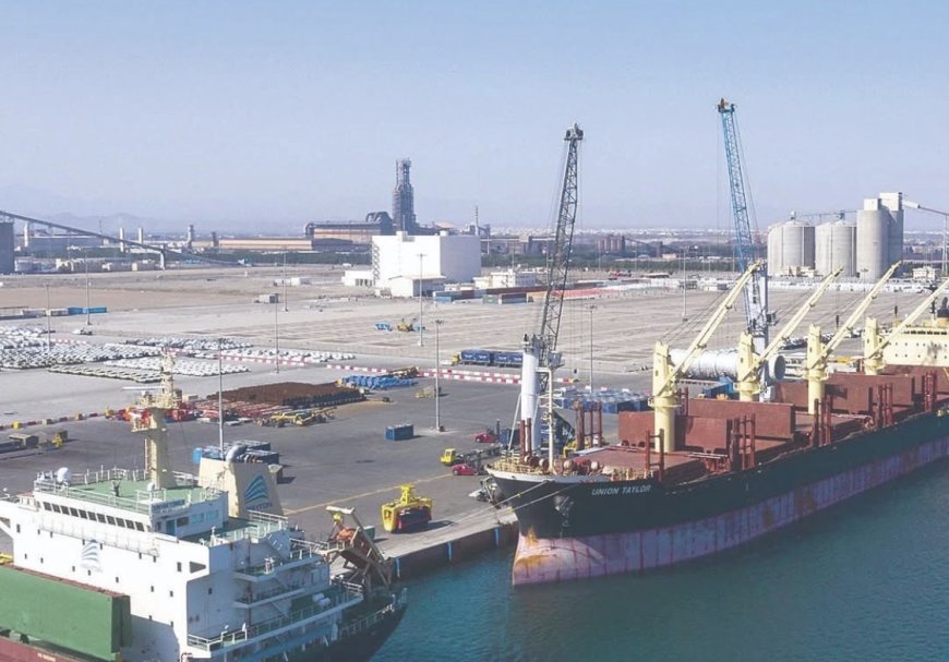 بلومبرغ: سلطنة عُمان تخلي ميناء الفحل لتصدير النفط من جميع السفن وتنقلها خارج مضيق هرمز كإجراء احترازي