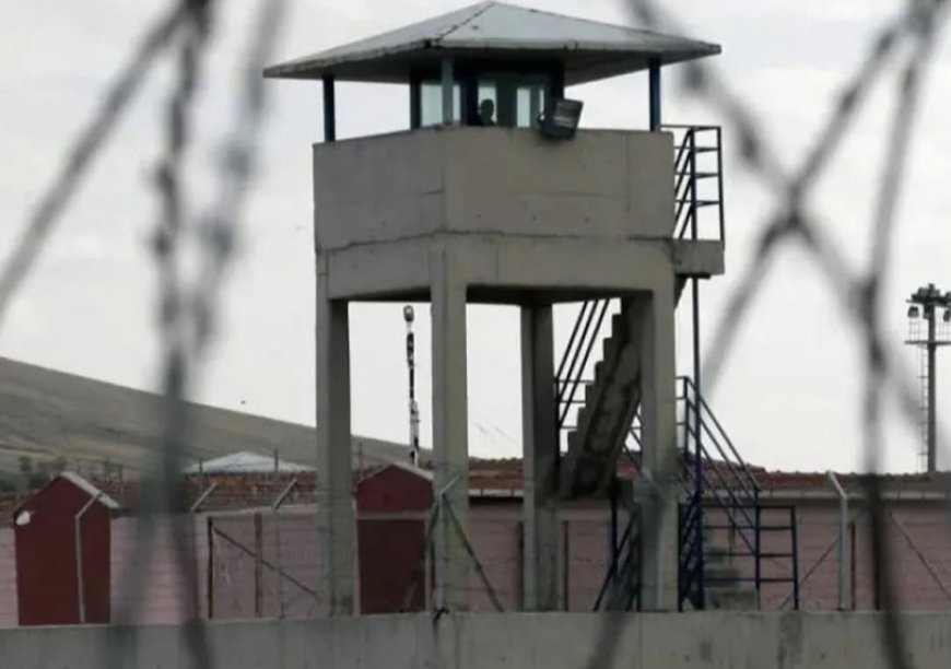 العدل العراقية: المناطق المحيطة بسجن الكرخ المركزي تعرضت لاستهدافات وكانت أشدها ضربات اليوم