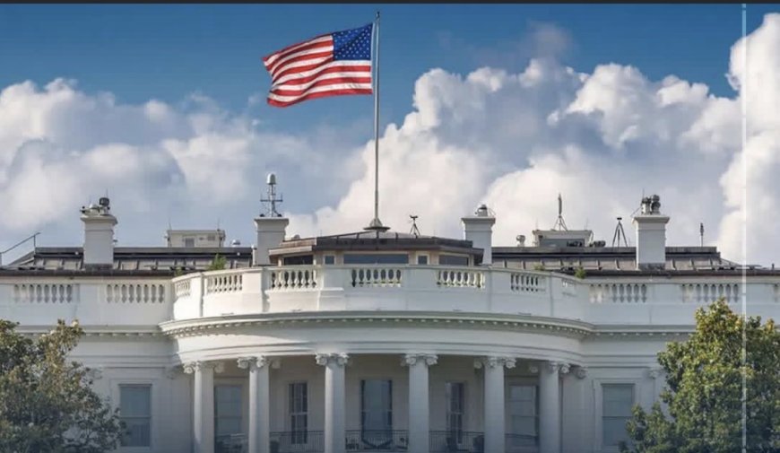 المستشار الاقتصادي للبيت الأبيض: ناقلات النفط بدأت عبور مضيق هرمز بشكل متقطع وهذا مؤشر على تدني إمكانات ⁧‫إيران ونسقنا عملية الإفراج عن الاحتياطيات الاستراتيجية للنفط مع 35 دولة أخرى وهناك مؤشرات على أن دول الشرق الأوسط قد تقلص صادراتها النفطية