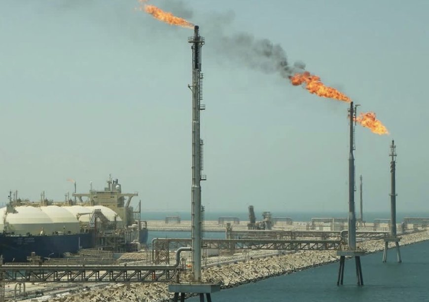 الداخلية القطرية: الدفاع المدني يسيطر بالكامل على جميع الحرائق في منطقة رأس لفان الصناعية دون تسجيل أي إصابات