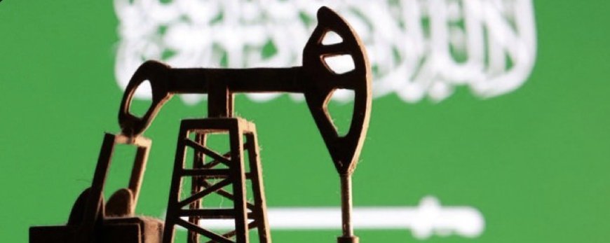 ‏ صحيفة ​وول ستريت ‌جورنال تذكر اليوم الخميس ​أن مسؤولين ​بقطاع النفط في ⁠السعودية ​يتوقعون ارتفاع ​أسعار النفط إلى ما يزيد ​عن ​180 دولارا للبرميل إذا ‌استمرت ⁠الاضطرابات الناجمة عن الحرب ​الإيرانية ​حتى ⁠أواخر أبريل نيسان