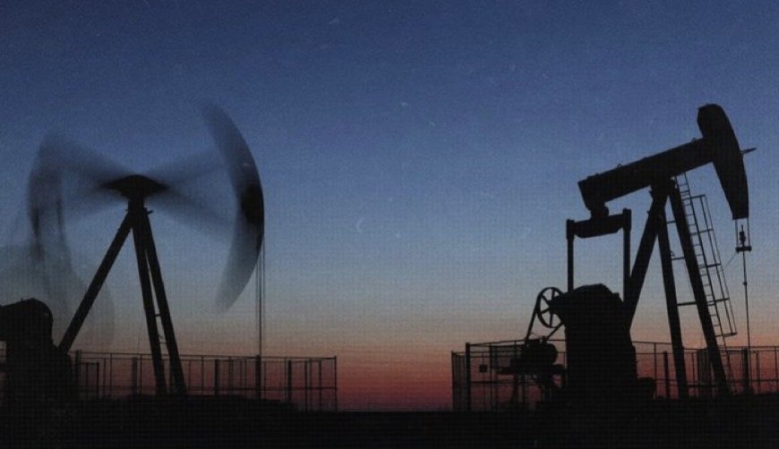 رويترز" عن مصادر بوزارة النفط: العراق يعلن حالة القوة القاهرة في جميع حقول النفط التي طورتها شركات نفط أجنبية والعقود الآجلة لخام برنت ترتفع 4 دولارات بعد إعلان العراق حالة القوة القاهرة بحقول النفط التي تعمل بها شركات أجنبية