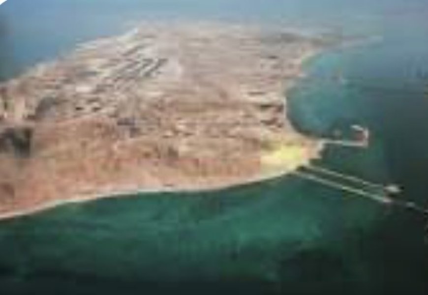 ‏واشنطن بوست نقلا عن مسؤولين أميركيين: من بين الخطط التي تدرسها إدارة ترامب السيطرة على جزيرة خرج الإيرانية