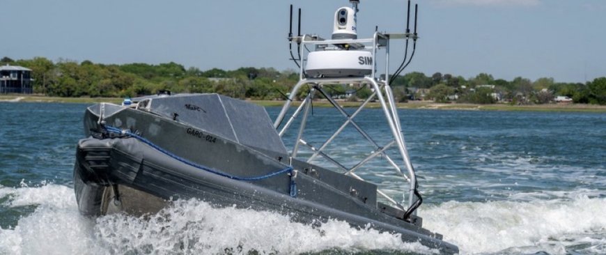 وزارة الدفاع الأمريكية (البنتاجون) تعلن أن الولايات المتحدة ​نشرت زوارق سريعة مسيرة للقيام ‌بدوريات ضمن عملياتها التي تستهدف إيران، وهي المرة الأولى التي تؤكد فيها ​واشنطن استخدام مثل هذه ​الزوارق في نزاع قائم