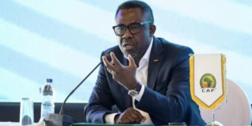 بعد ضغوط واتهامات.. استقالة الرجل القوي في "الكاف"