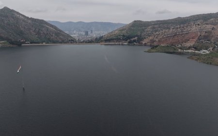 ‏تفصل سد دهوك 20 سنتيمتراً فقط عن الامتلاء الكلي، وكانت آخر مرة يفيض فيها السد في عام 2019. ويقول مدير سد دهوك إنه في حال هطول الأمطار الليلة، فمن المتوقع أن يفيض السد.