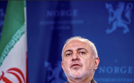 وزير الخارجية الإيراني السابق محمد جواد ظريف يدعو لاتفاق مع واشنطن لإنهاء الحرب مقترحاً تقييد البرنامج النووي وإعادة فتح مضيق هرمز مقابل رفع العقوبات، معتبراً أن طهران يمكنها استثمار موقعها القوي لوقف التصعيد ومنع مزيد من الخسائر