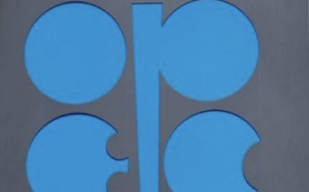 رويترز: ‏قالت أربعة مصادر من تحالف أوبك+ الذي يضم منظمة البلدان المصدرة للبترول (أوبك) وحلفاء إن المجموعة ربما توافق يوم الأحد على زيادة إنتاج النفط وهي زيادة ستبقى في الغالب على الورق ​فقط