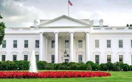 وكالات:البيت الأبيض: ترامب لم يوقع بعد على اتفاق وقف  اطلاق النار مع إيران و ندرس أكثر من مقترح لإنهاء حرب ايران