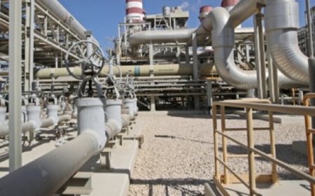 ‏توعد الجيش الإيراني بشن هجمات على محطات تحلية المياه وغيرها من البنى التحتية في المنطقة إذا نفذت الولايات المتحدة تهديدها باستهداف البنية التحتية للوقود والطاقة الإيرانية بسبب إغلاق مضيق هرمز