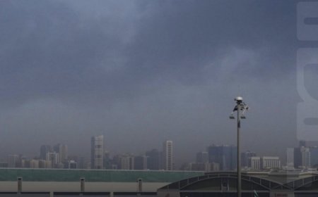 ‏وزارة الدفاع الإماراتية: الاعتداءات الإيرانية السافرة منذ بدء سريان الهدنة بلغت 17 صاروخا بالستياً و35 طائرة مسيرة، ونجحت الدفاعات الجوية في التعامل معها