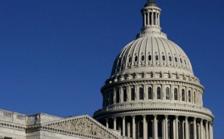 رويترز:‏أيد مجلس النواب الأمريكي يوم الخميس الحملة العسكرية التي ​شنها الرئيس دونالد ترامب على إيران، ‌وصوّت بفارق ضئيل ضد قرار قدمه الديمقراطيون يهدف إلى وقف الحرب لحين صدور تفويض من الكونجرس