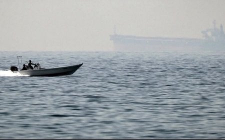 ايران تعلن أن مضيق هرمز سيبقى مغلقا طالما الحصار الأميركي البحري قائم