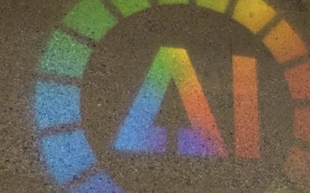 رويترز:‏ذكرت صحيفة فاينانشال ​تايمز يوم الخميس ‌أن البيت الأبيض اتهم الصين ​بالضلوع في ​سرقة الملكية الفكرية لمختبرات ⁠ذكاء اصطناعي ​أمريكية على نطاق ​صناعي وحذر من أنه سيتخذ إجراءات صارمة ​ضد ممارسة ​وصفها بأنها تستغل الابتكارات ‌الأمريكية