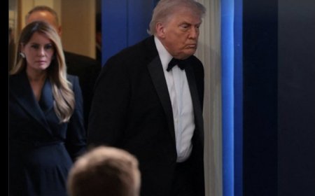 عاجل_وكالات:‏الرئيس الأميركي دونالد ⁧‫ترامب‬⁩:  ‏ المشتبه به كانت بحوزته أسلحة كثيرة ‏وتم ​​إخراجي أنا والسيدة الأولى من على المسرح بسرعة ‏و المشتبه به في حادثة إطلاق النار هو من كاليفورنيا ‏والمهاجم تحرك بمفرده على الأرجح لكننا سنكتشف ذلك