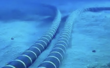 كابلات هرمز… شريان الإنترنت العالمي في قلب التهديدات  تنقل البيانات والكهرباء بين الدول وهي ضرورية للخدمات السحابية والاتصالات عبر الإنترنت