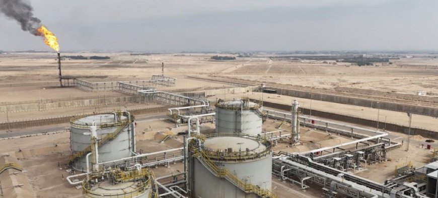 ‏قالت وزارة النفط العراقية إن ​العراق بدأ تصدير النفط ‌الأسود عبر سوريا بعد انقطاع الإمدادات في مضيق هرمز نتيجة ​الحرب مع إيران