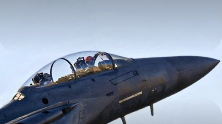 «أكسيوس»: الطياران الأميركيان اللذان تحطمت طائرتهما في إيران قفزا بالمظلة بسلام بعد إصابة طائرتهما بنيران إيرانية و قوات أميركية خاصة تمكنت من تحديد موقع أحد الطيارين وإنقاذه حيا داخل الأراضي الإيرانية وإسرائيل ألغت ضربات مخطط لها حتى لا تعرقل جهود البحث وإنقاذ الطيار الآخر.