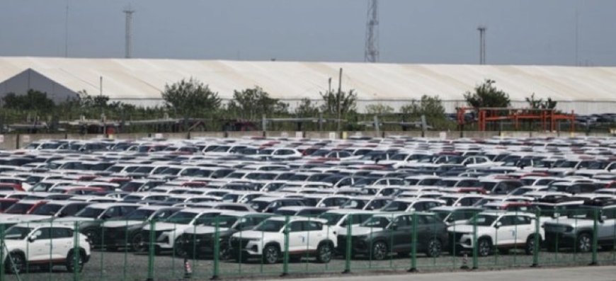 ‏ ثلاثة أعضاء في مجلس الشيوخ من الحزب الديمقراطي يحثون  الرئيس الأمريكي دونالد ترامب على منع شركات صناعة السيارات الصينية من تصنيع ​السيارات في الولايات المتحدة وحظر دخول السيارات الصينية المجمعة في المكسيك أو ‌كندا إلى الولايات المتحدة