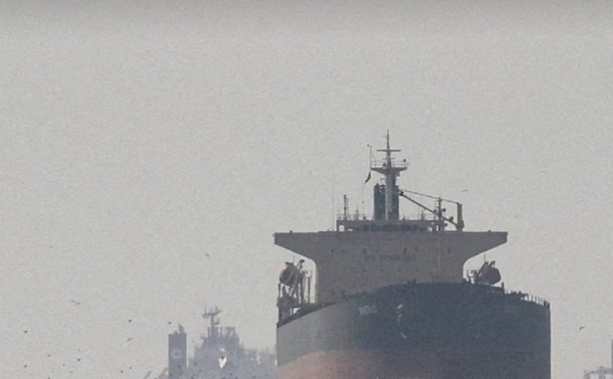 وكالات:نيويورك تايمز: لم تعبر أي ناقلات للنفط أو الغاز مضيق هرمز منذ التوصل لاتفاق