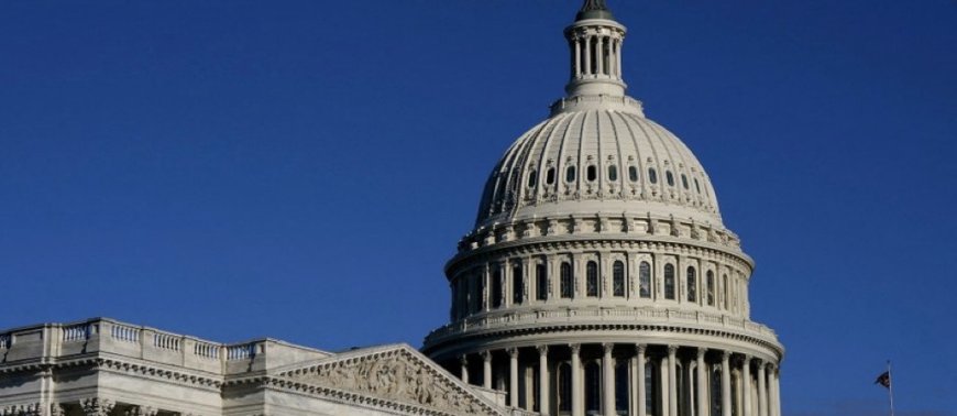 رويترز:‏أيد مجلس النواب الأمريكي يوم الخميس الحملة العسكرية التي ​شنها الرئيس دونالد ترامب على إيران، ‌وصوّت بفارق ضئيل ضد قرار قدمه الديمقراطيون يهدف إلى وقف الحرب لحين صدور تفويض من الكونجرس