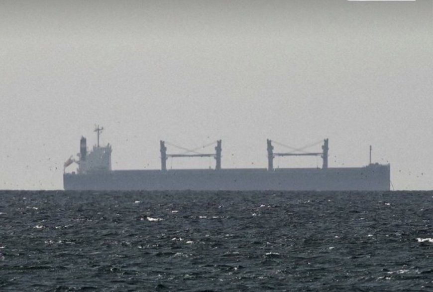 بلومبرغ: 12 سفينة تجارية عبرت مضيق هرمز صباح اليوم قبل أن تعيد إيران إغلاقه