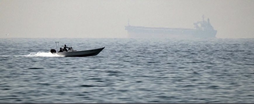 ايران تعلن أن مضيق هرمز سيبقى مغلقا طالما الحصار الأميركي البحري قائم