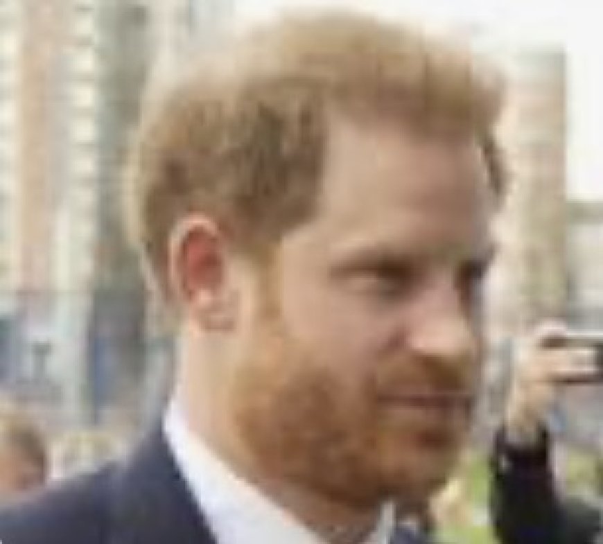 عاجل_رويترز:‏وصل الأمير البريطاني هاري يوم الخميس إلى كييف في زيارة لم تكن معلنة، دعا خلالها الرئيس الروسي فلاديمير ​بوتين لإنهاء الحرب في أعقاب هجوم روسي واسع النطاق ‌على أوكرانيا الأسبوع الماضي، وحث الرئيس الأمريكي دونالد ترامب على التدخل للمساعدة في إنهاء الصراع