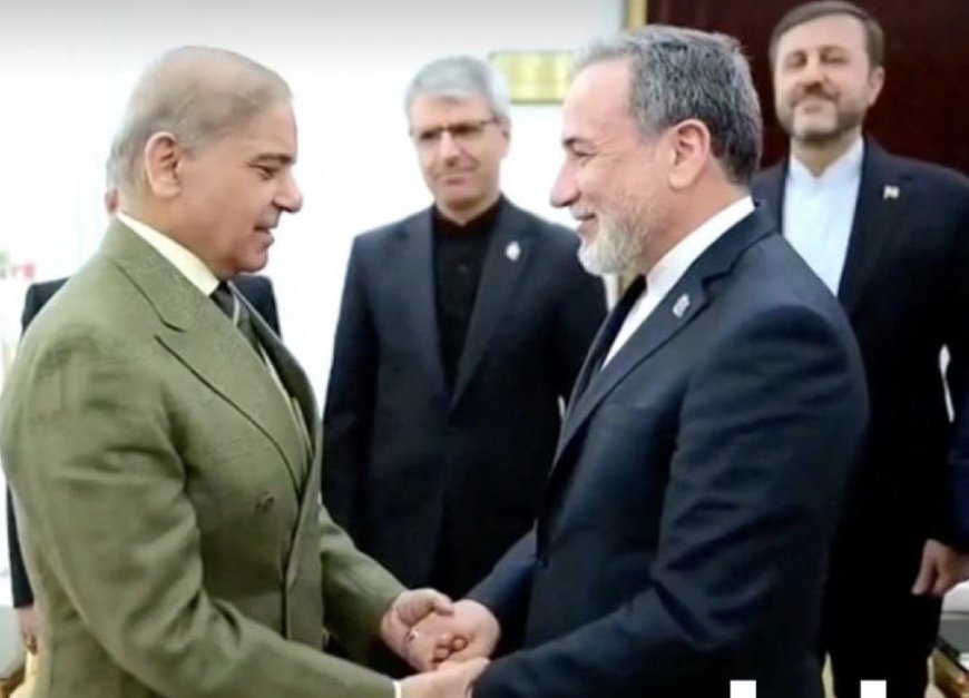 عاجل_وكالات:وزير الخارجية الباكستاني: رئيس الوزراء أكد خلال لقائه مع وزير خارجية إيران على أهمية الحوار والدبلوماسية لتحقيق السلام والاستقرار بالشرق الأوسط