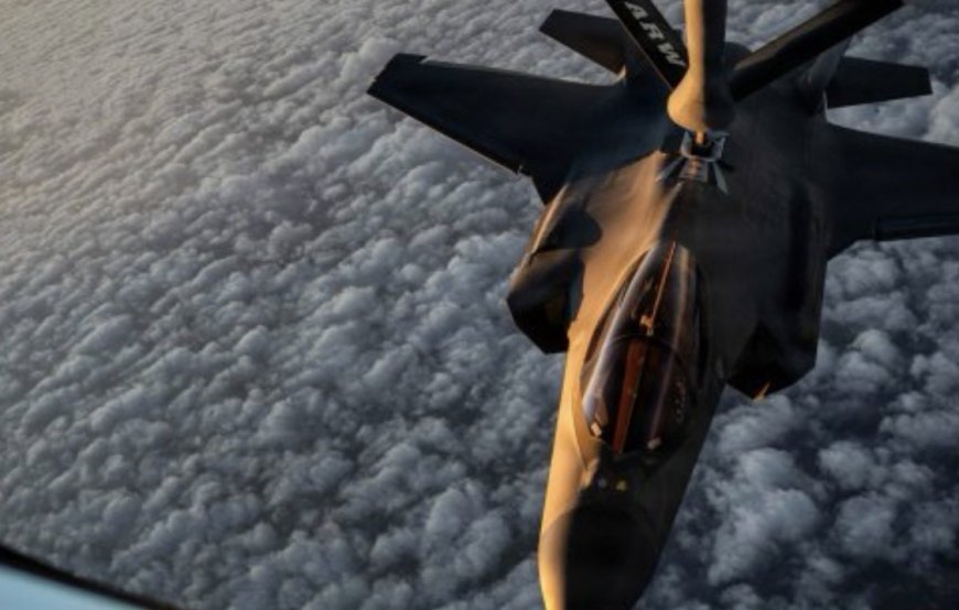 عاجل_وكالات:‏رئيس لجنة القوات المسلحة في الكونغرس يدعو لإنهاء التفاوض مع إيران واستئناف الحرب