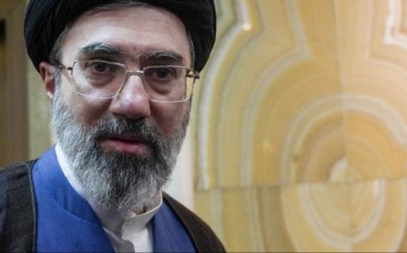 رويترز:‏قال الزعيم الأعلى الإيراني ​مجتبى خامنئي في ‌رسالة يوم الخميس إن أعداء طهران، بعد ​هزيمتهم في ساحة ​المعركة، يسعون الآن إلى ⁠تقويض صمود الشعب ​الإيراني وبث الفتنة ​في البلاد