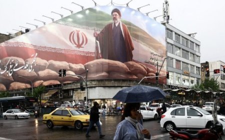 عاجل_‏قال محسن رضائي، ​مستشار الزعيم ‌الأعلى الإيراني مجتبى خامنئي، في ​مقابلة مع ​التلفزيون الرسمي، إن ​المسودة الحالية لمذكرة ​التفاهم التي يجري التفاوض عليها لإنهاء ​الحرب بين ​إيران والولايات المتحدة تحتوى ‌أمورا ⁠غامضة تستدعي التوضيح