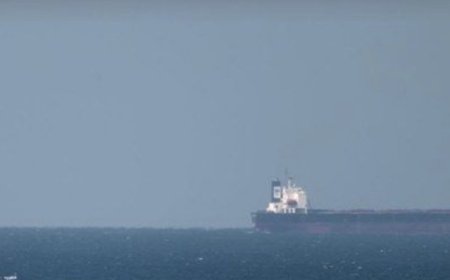 وكالات:هيئة بحرية بريطانية: بلاغ عن واقعة على بعد 14 ميلا بحريا جنوب اليمن.