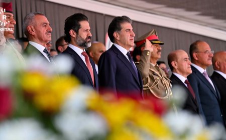 وكالات:مشاركة رئيس إقليم كوردستان نيجيرفان بارزاني في حفل تخرج الدورة الخامسة لإعداد الضباط في الكلية العسكرية بـ "قلاجولان" في السليمانية.