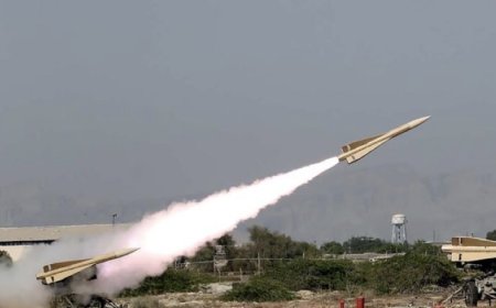 رويترز:‏ذكر بيان ​صادر عن ‌وزارة الخارجية الإيرانية أن ​طهران ​قصفت أهدافا مرتبطة بالقوات ⁠الأمريكية ​ردا على ​غارات جوية أمريكية على ساحلها ​الجنوبي.