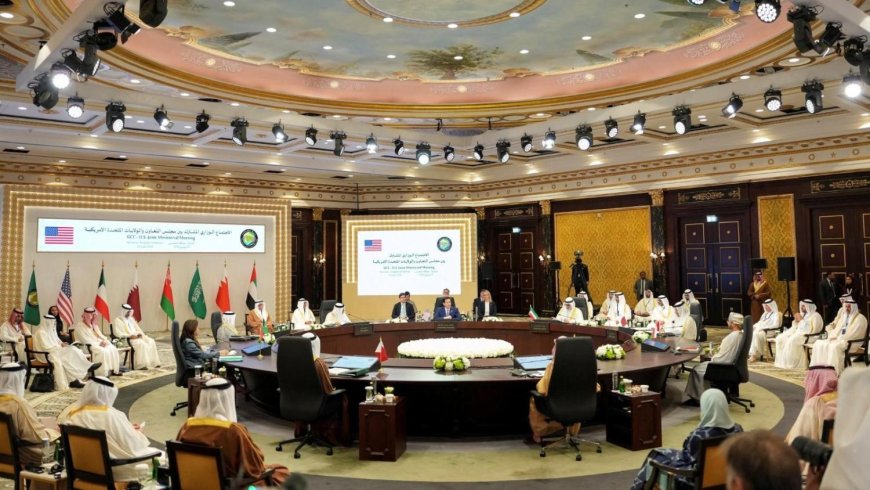 وكالات:‏قال الأمين العام لمجلس التعاون الخليجي جاسم البديوي إن أي تفاهمات أو ترتيبات مستقبلية مع إيران "يجب أن تتضمن متطلبات دول مجلس التعاون الخليجي.