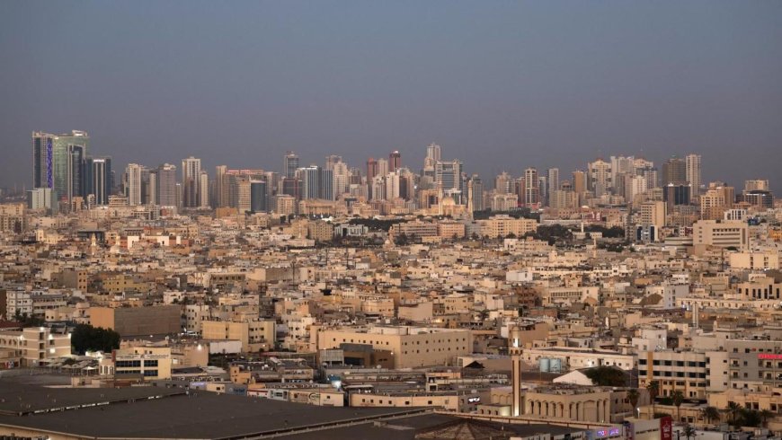 وكالات:‏أعربت وزارة الخارجية السعودية عن إدانة المملكة واستنكارها بـ"أشد العبارات" الهجمات الإيرانية على الأراضي البحرينية بعدد من الطائرات المسيّرة، فجر السبت. ⁦‪