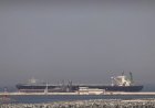 رويترز: الحرس الثوري الإيراني: اشتعال النيران في ناقلتي نفط لدى عبورهما مضيق هرمز.