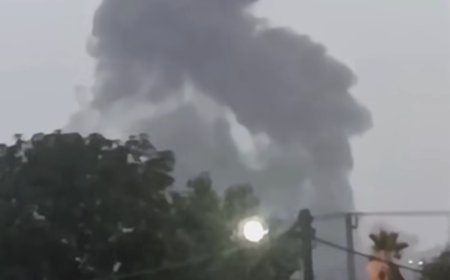 وكالات:التلفزيون الإيراني: غارات أميركية تستهدف 5 جسور في محافظة هرمزغان جنوبي البلاد، كما سُمع دوي 3 انفجارات تشابهار بمحافظة سيستان وبلوشستان جنوب شرقي البلاد.