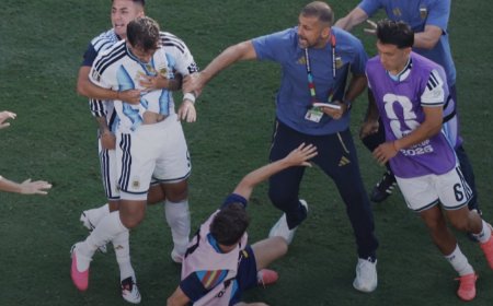 وكالات:توج المنتخب الإسباني بلقب كأس العالم للمرة الثانية في تاريخه، بعدما سجل هدف الفوز خلال الوقت الإضافي، في حين أخفقت الأرجنتين في الاحتفاظ باللقب الذي أحرزته في مونديال قطر 2022.