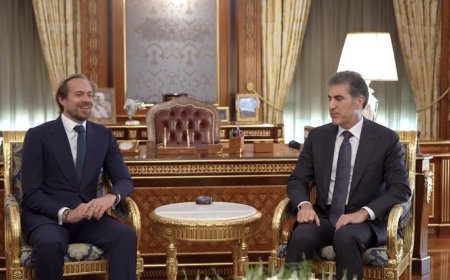 وكالات: ‏ رئيس إقليم كوردستان نيجيرفان بارزاني يستقبل القنصل العام البريطاني بمناسبة انتهاء مهامه في أربيل. وأكدالقنصل البريطاني رغبة بلاده في تعزيز علاقاتها مع إقليم كوردستان.