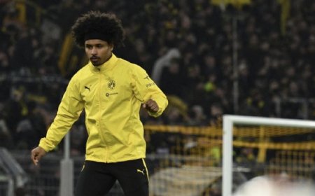 رويترز:‏أعلن برشلونة بطل دوري الدرجة الأولى الإسباني لكرة القدم يوم ​الخميس تعاقده مع الجناح الألماني كريم أديمي قادما ‌من بروسيا دورتموند بعقد يمتد حتى عام 2031.