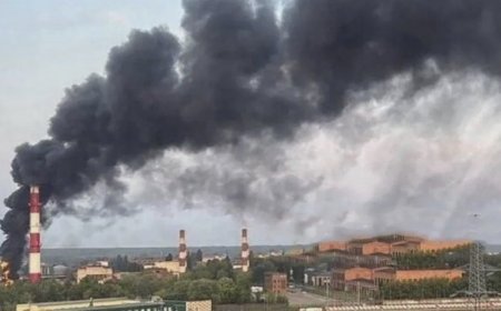 وكالات:هجوم بمسيّرات استهدف مبنى سكنياً قرب موسكو، فيما أعلنت السلطات الروسية التحقق من معلومات بشأن وقوع ضحايا، مؤكدة إسقاط عشرات الطائرات المسيّرة في مناطق أخرى.