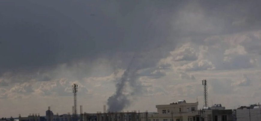 رويترز:مصادر أمنية عراقية لـ«رويترز»: إسقاط طائرة مسيرة محملة بمتفجرات بواسطة الدفاعات الجوية فوق أربيل بالعراق.