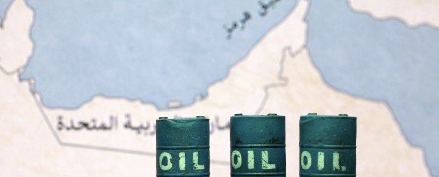 رويترز:‏أعلن الحرس الثوري الإيراني يوم الاثنين ​أن ناقلتي نفط انفجرتا ‌وتعطلتا عن الحركة بعد محاولتهما عبور ما وصفه بأنه ​طريق جنوبي غير ​آمن عبر مضيق هرمز، زاعما ⁠أن الجيش الأمريكي شجعهما ​على استخدام هذا الممر.