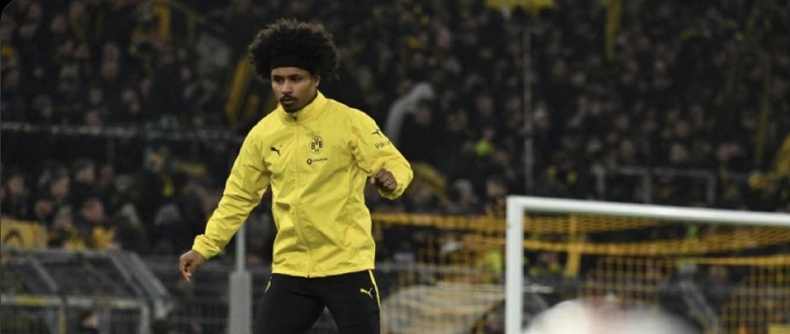 رويترز:‏أعلن برشلونة بطل دوري الدرجة الأولى الإسباني لكرة القدم يوم ​الخميس تعاقده مع الجناح الألماني كريم أديمي قادما ‌من بروسيا دورتموند بعقد يمتد حتى عام 2031.