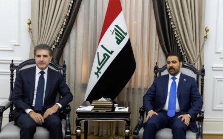 نيجيرفان بارزاني مغردا:عقدتُ اجتماعًا مثمرًا مع دولة رئيس مجلس الوزراء الأخ العزيز علي الزيدي، في بغداد، تناولنا خلاله مجمل الأوضاع في البلاد والتحديات التي تواجهنا، إلى جانب استعراض آخر التطورات والمستجدات على المستويين الإقليمي والدولي وانعكاساتها على العراق.